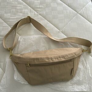 NEW Canvelle oversized fanny pack